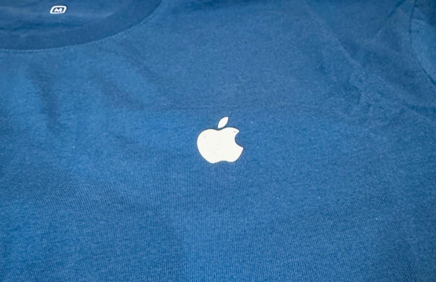 New Authentic Apple Unisex Short Sleeve T Shirt in Blue Store Employee Uniform gallery