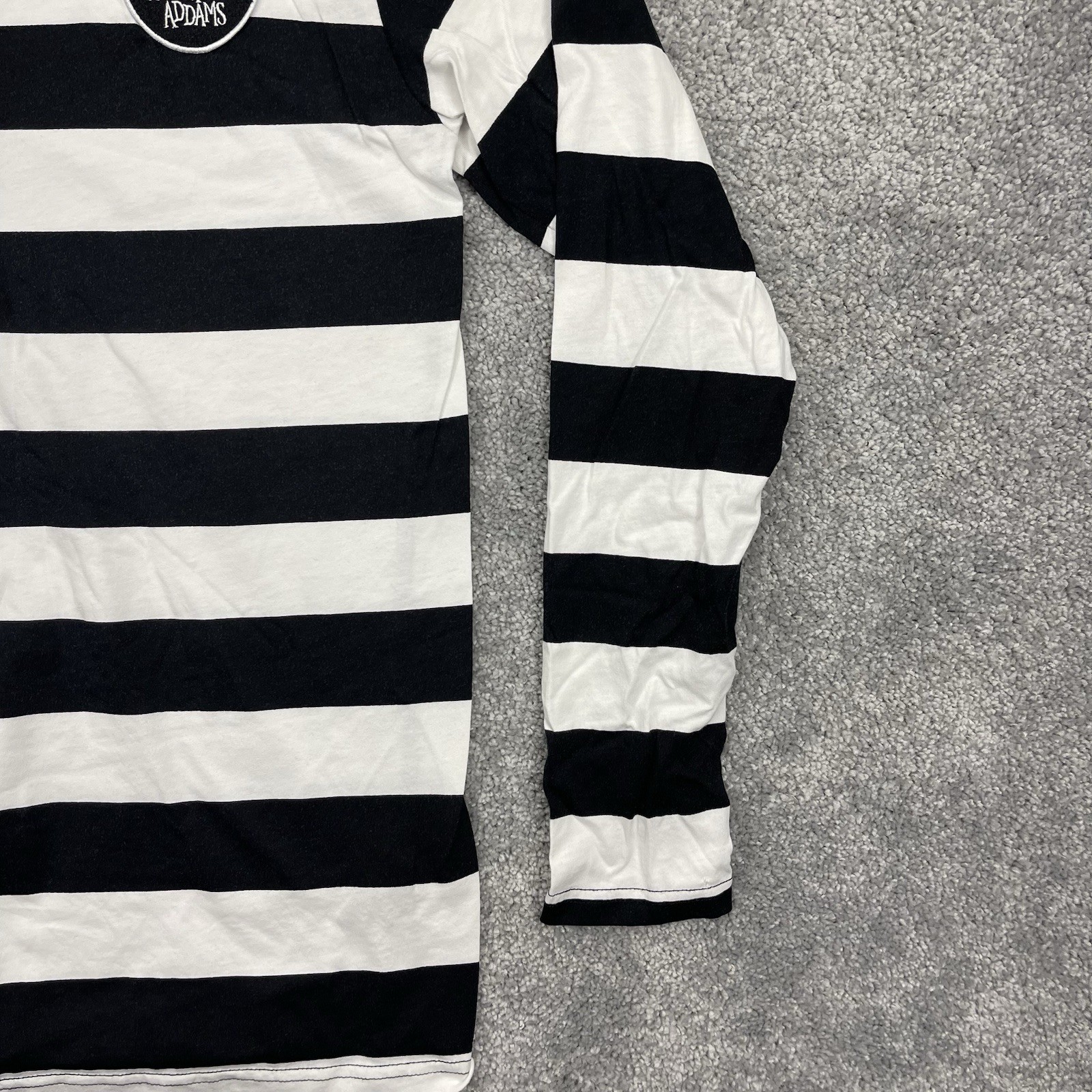 Kill Star Wednesday Shirt Adult Small White Striped Long Sleeve Crew Neck gallery