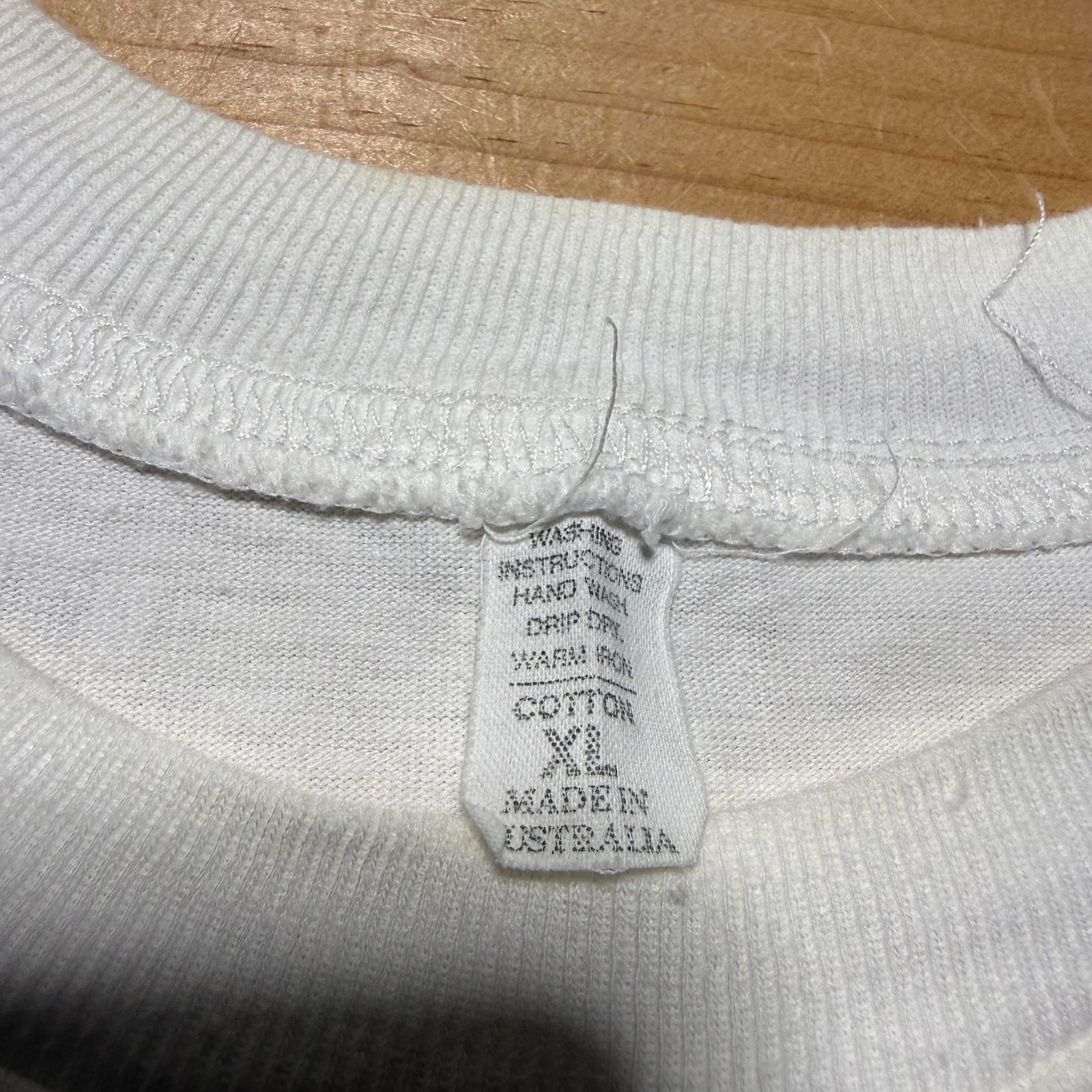Vintage 90s Australia Sydney Embroidered Koalas Animal Souvenir T-Shirt Size XL gallery