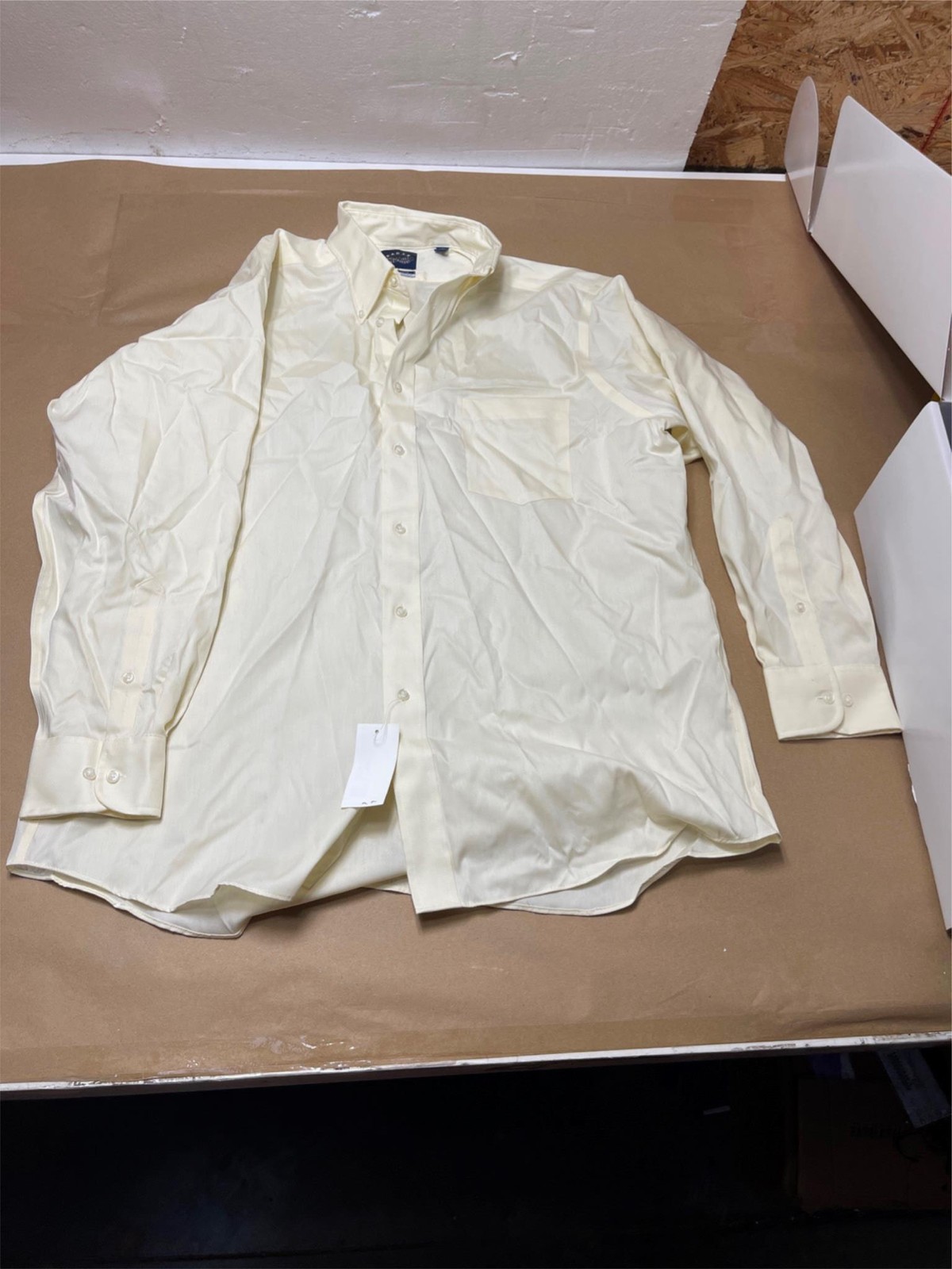 Mens Eagle Shirtmakers Stretch Collar Regular Fit XL 17 32/33 Corn Silk ButtonUP gallery