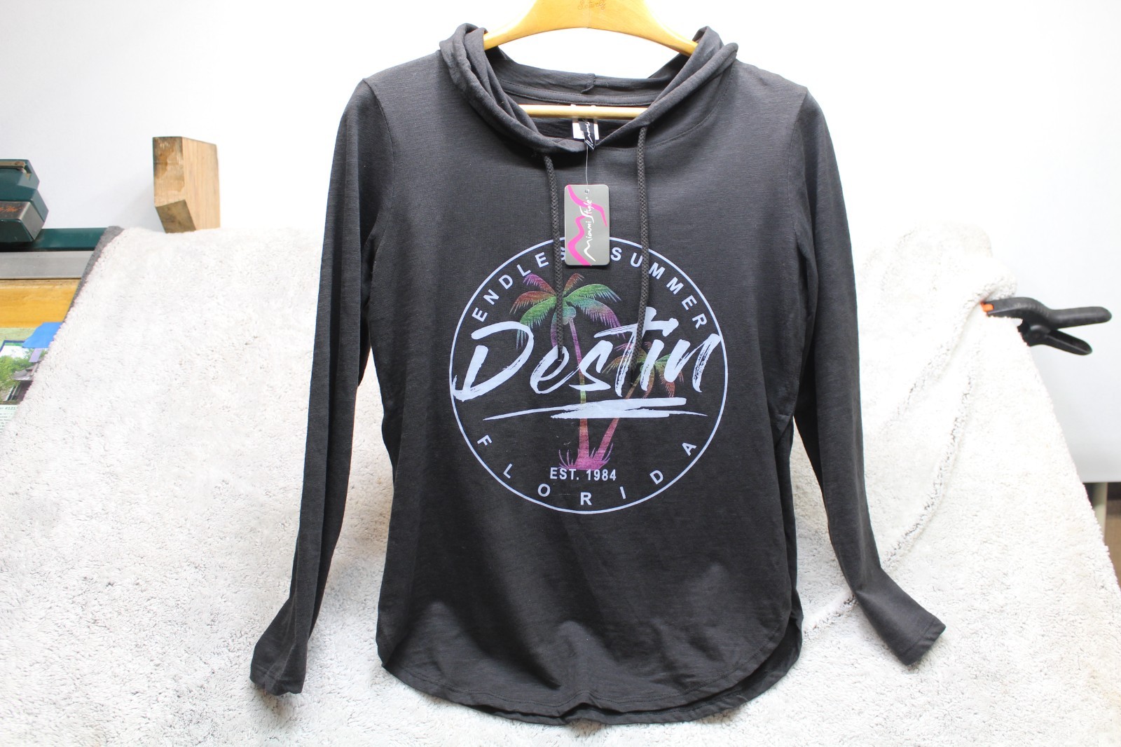 Miami Style T-Shirt Size M Blk. hoodie Soft Lg. Sleeve Destin Fl. Graphic NWT