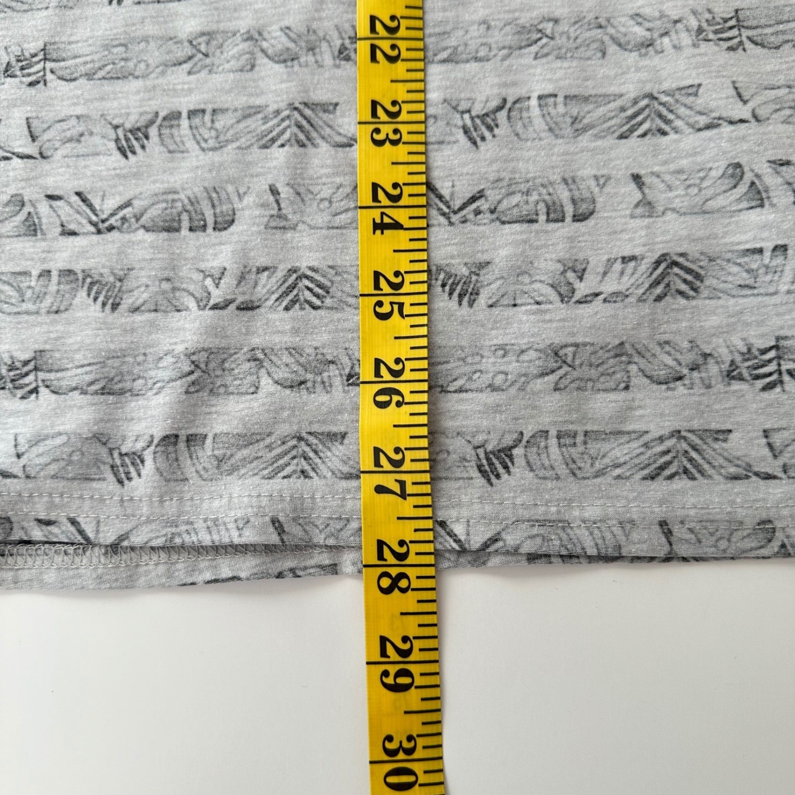Penshoppe Mens Gray Tribal Leaf Print Tank Top Chest Pocket Size M Sleeveless gallery