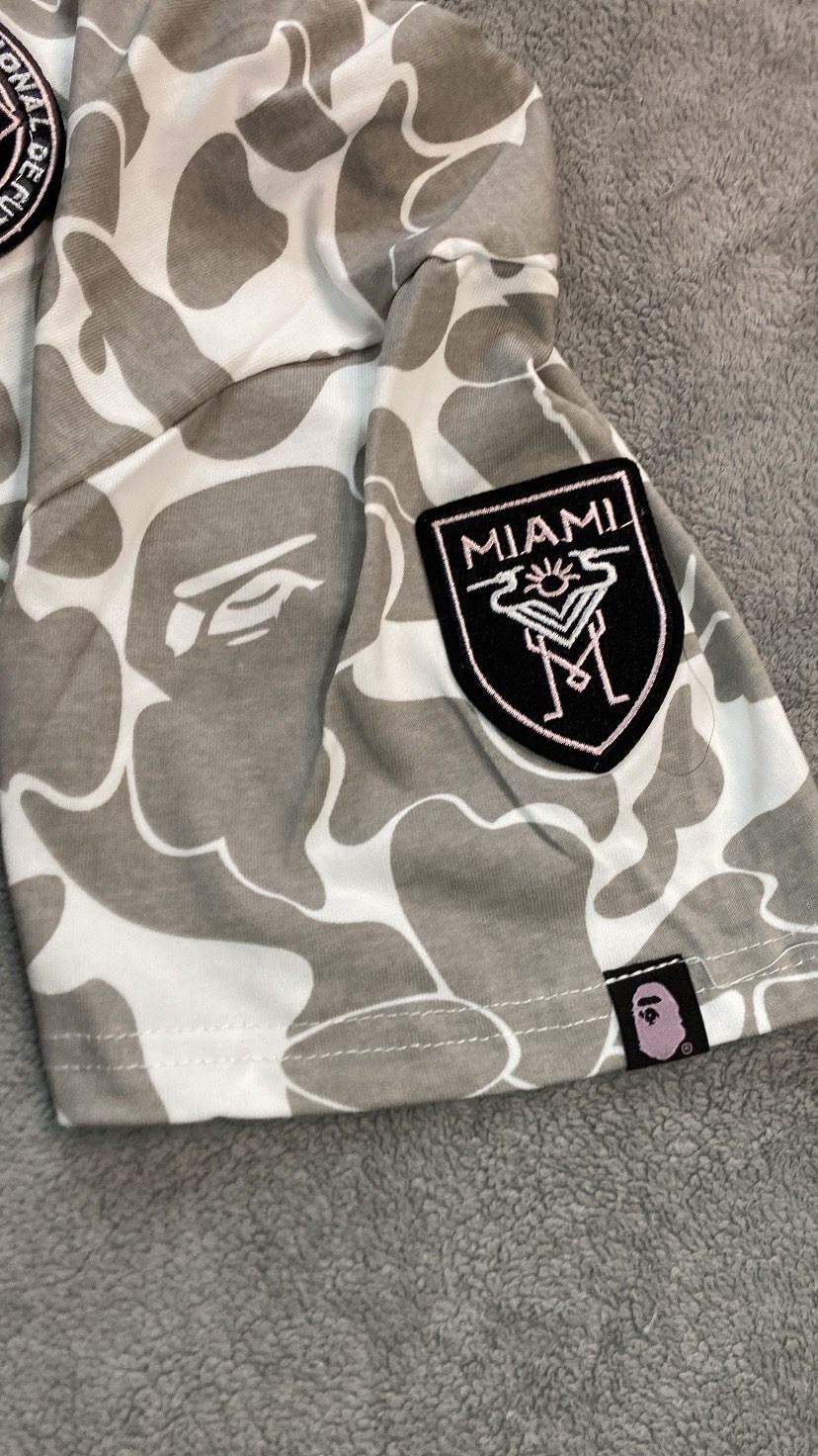 A Bathing Ape BAPE Men's Gray/White Miami Camo Crew Neck Tee Short Sleeve M gallery