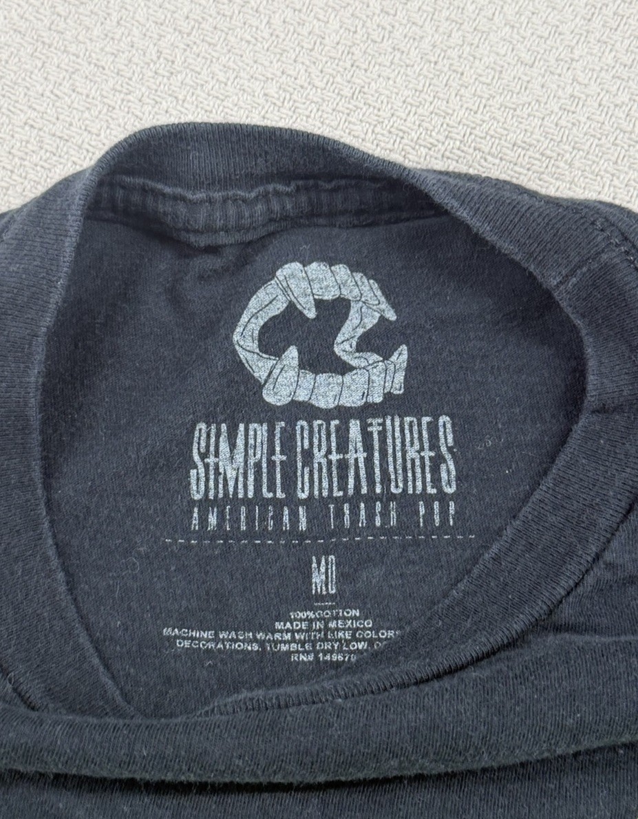 Simple Creatures American Trash Pop Rock Duo Fangs Graphic T Shirt Men’s Medium gallery