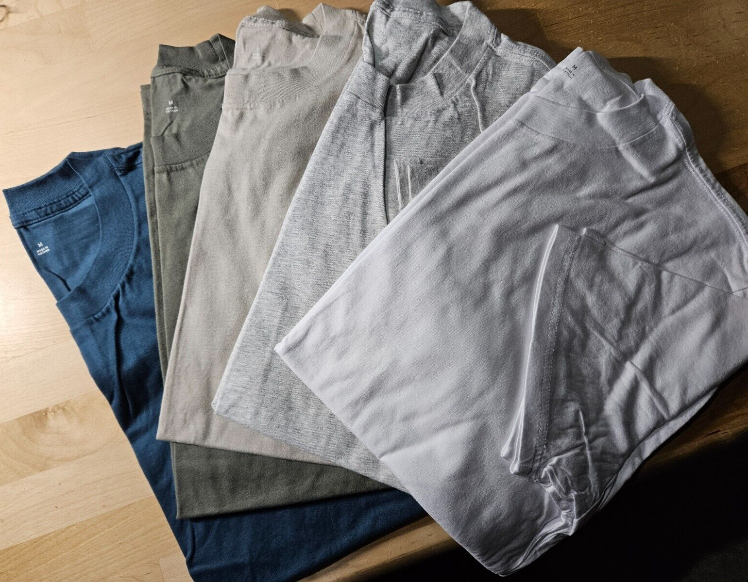 Hollister ICON Relaxed CREW-Neck T-SHIRT 5-PACK Short 5 pack Size L,M, S #G0-2 gallery