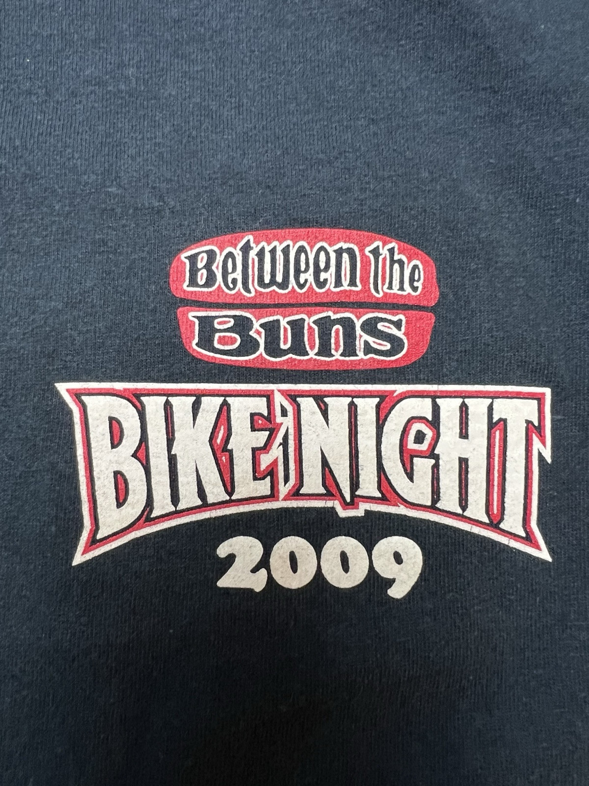 Y2K Between The Buns Sports Bar & Grill 2009 Bike Week Double Sided T-Shirt - M gallery