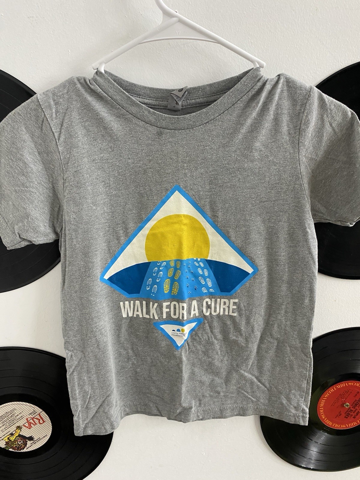 Next Level Men's M Gray Walk For A Cure Graphic T-Shirt Short Sleeve gallery