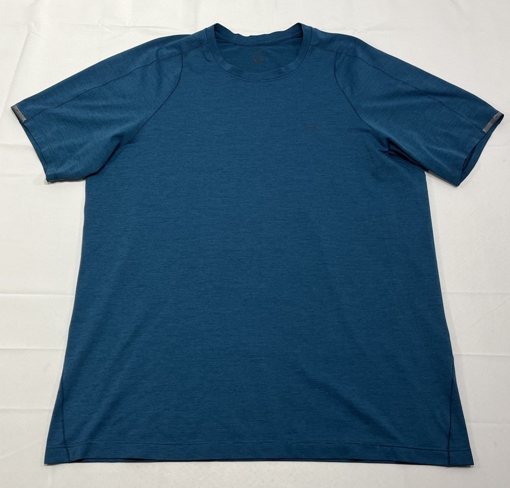 Arteryx T Shirt Men Size Medium/Large M/L Basic Blue Hiking Gorpcore Active