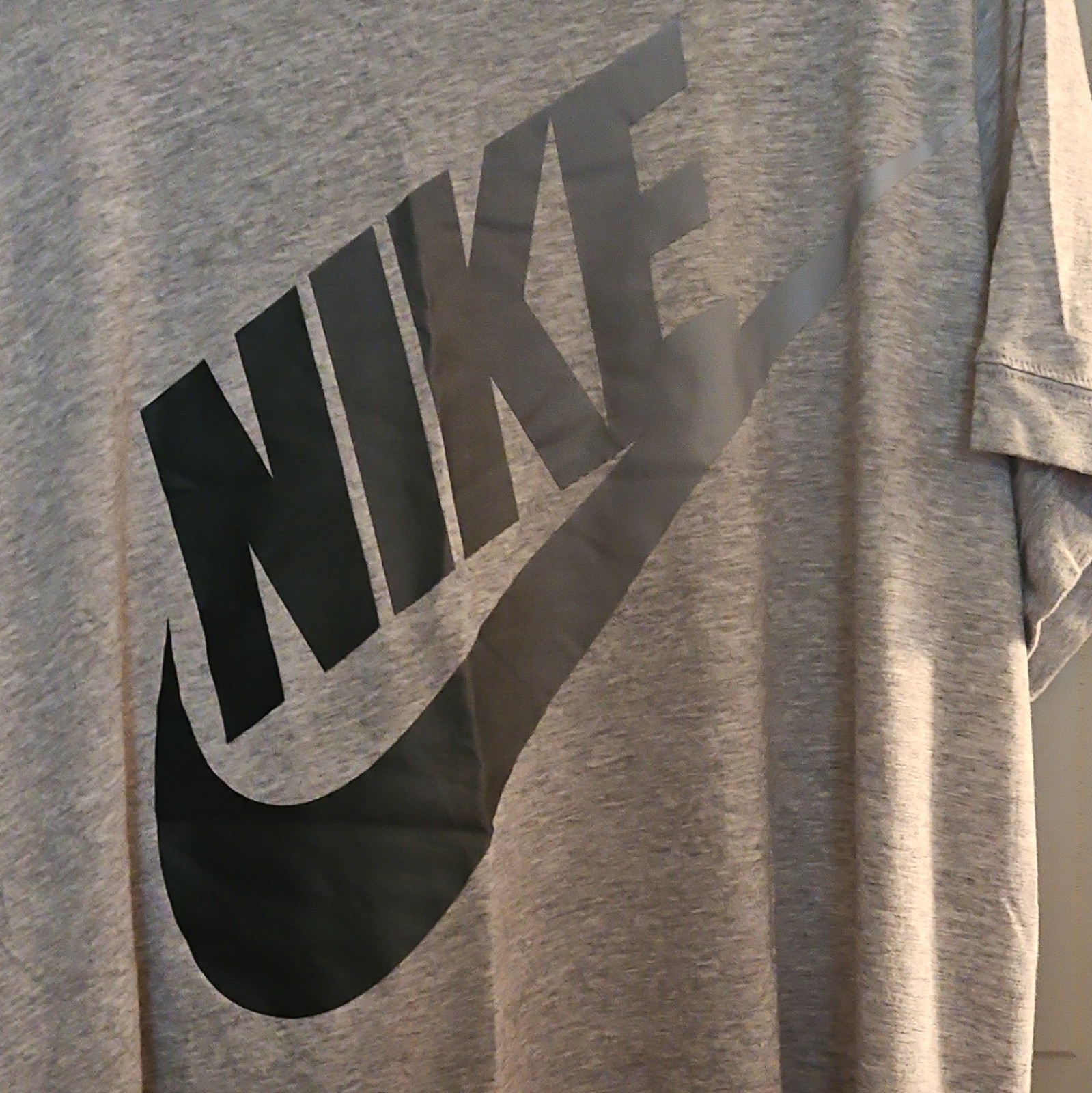 Nike The Nike Tee Gray Logo Graphic Crew Neck Short Sleeve Women’s T-Shirt 2X gallery