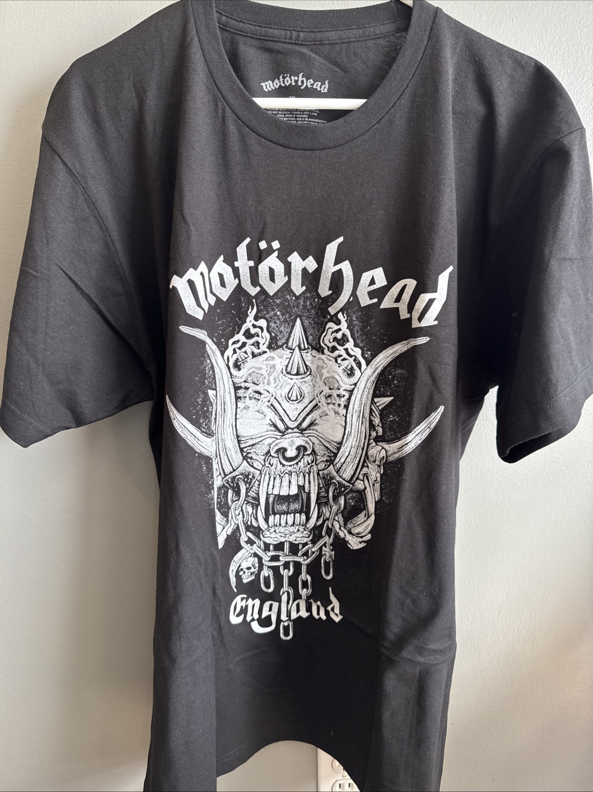 New MOTORHEAD ENGLAND Smoking Snaggletooth Black T-Shirt Size XL gallery