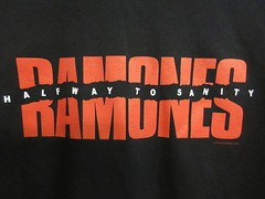 RAMONES OFFICIAL OLD STOCK MERCH HALFWAY SANITY BAND CONCERT MUSIC SHIRT MEDIUM