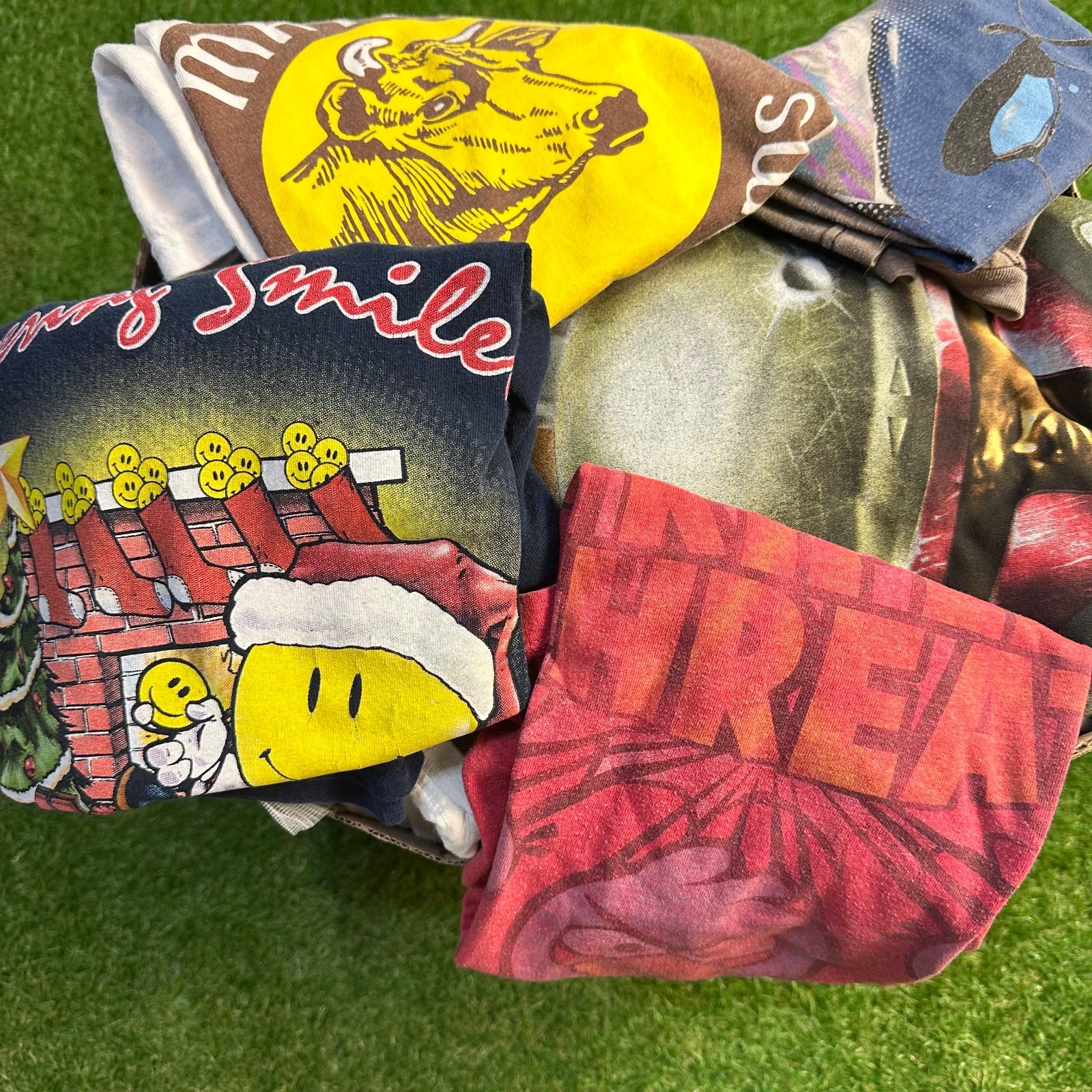 50 Vintage TShirts Bundle Y2k 90s Modern Reseller Pop Culture Band Cartoon LOT gallery