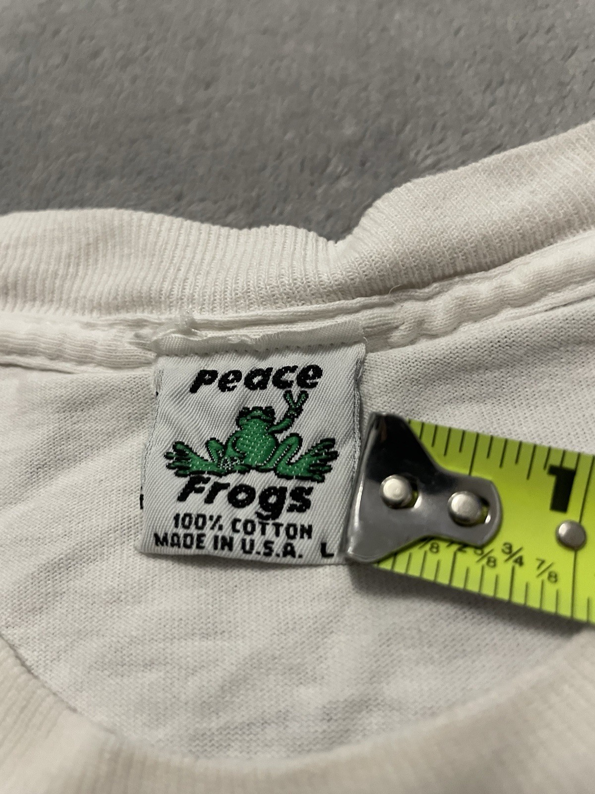 Vintage Peace Frogs Soccer Flags Graphic T Shirt USA Made White Adult Large READ gallery