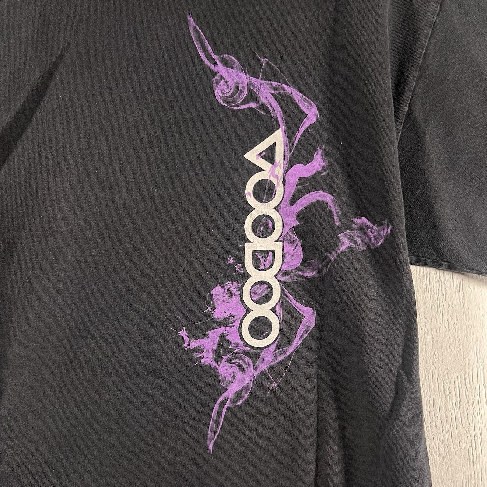 Y2K 2011 Voodoo Fest New Orleans Men's Graphic Band Rap T Shirt Black (Medium) gallery