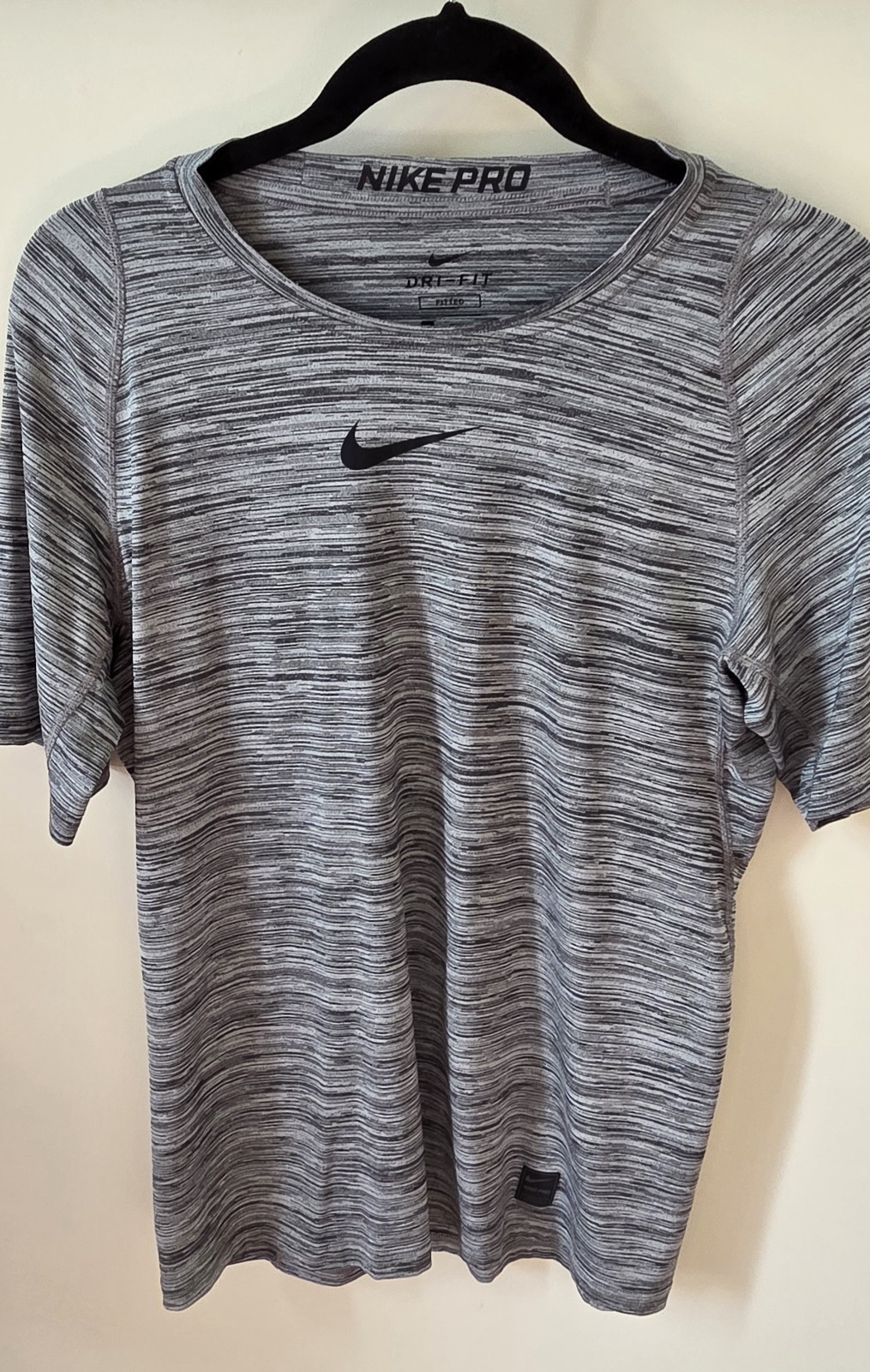 Nike Men's Pro Dri-Fit Performance grey Fitted Tee, size medium gallery