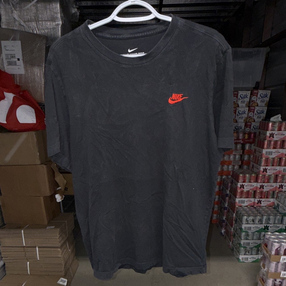 Nike The Nike Tee Men’s M Black Solid Logo Short Sleeve Crew Neck Tee