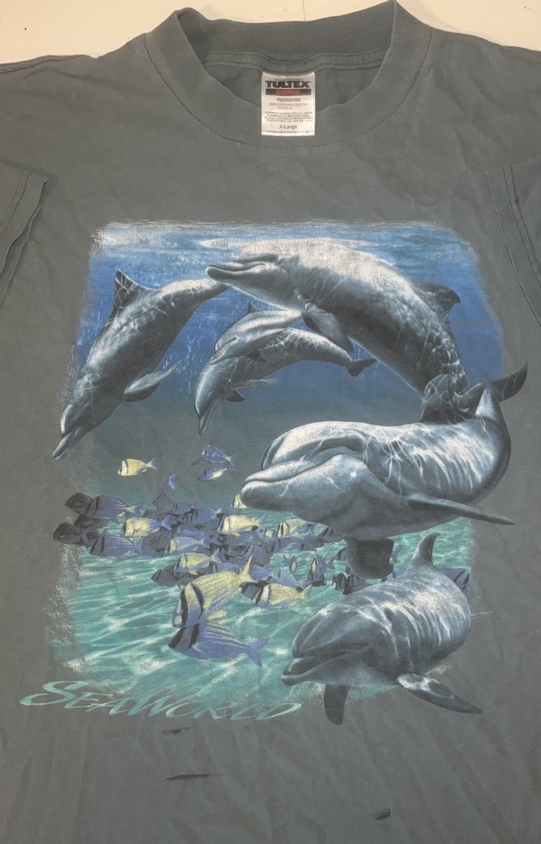 Vintage 90s SeaWorld Dolphin Big Animal Nature Graphic Print T Shirt Men’s XL gallery