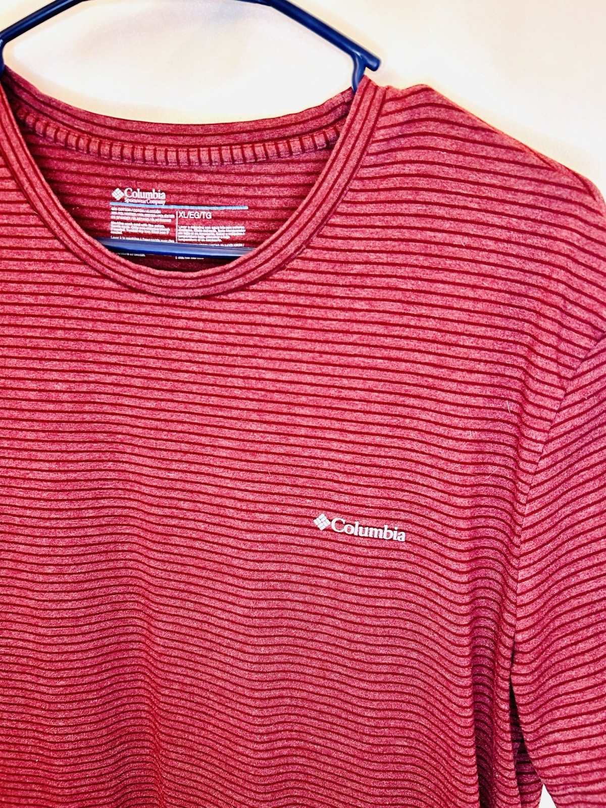Columbia Sportswear Men’s XL Red Striped Super Soft Crew Neck T-shirt gallery