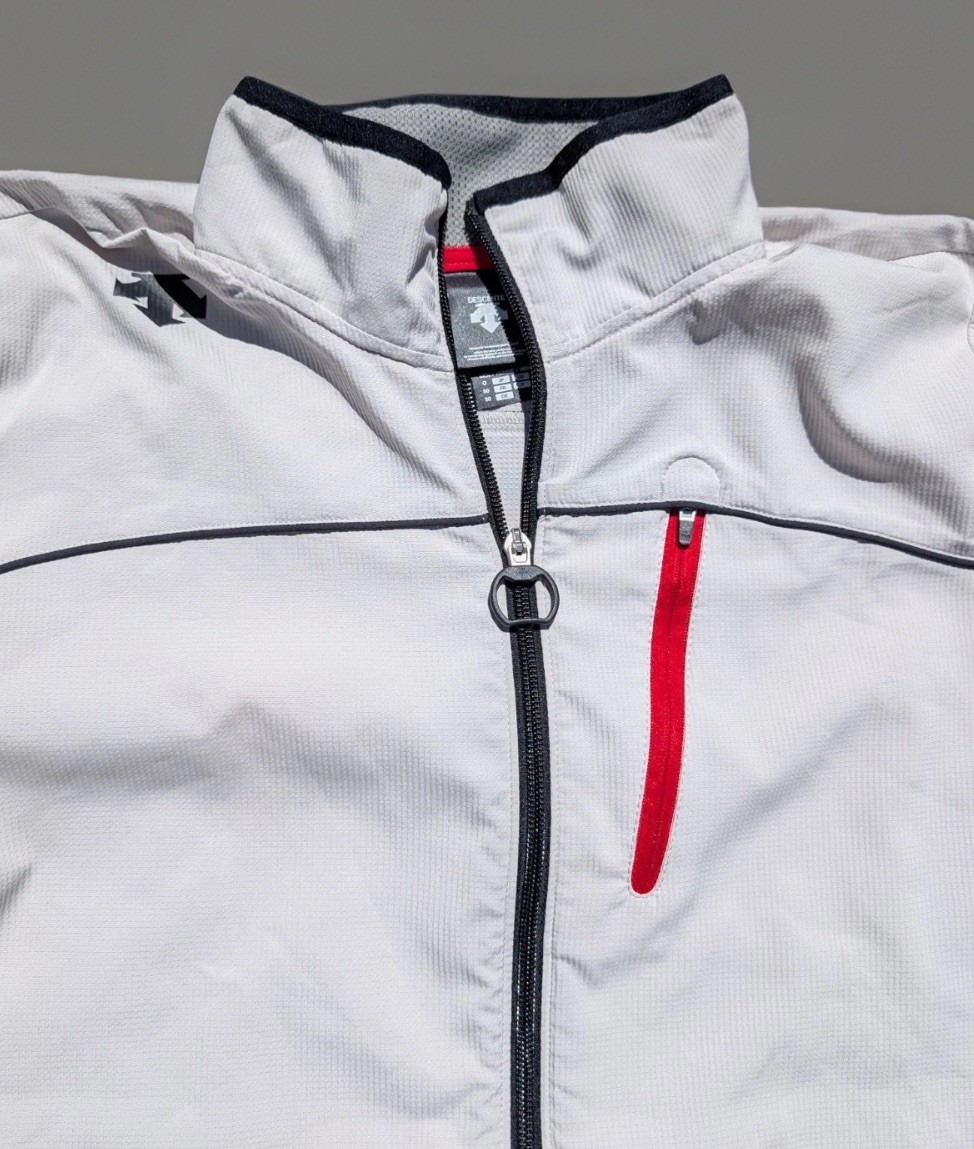 High Quality Japanese Brand Descente Athletic Full Zipper Short Sleeve Jacket M gallery