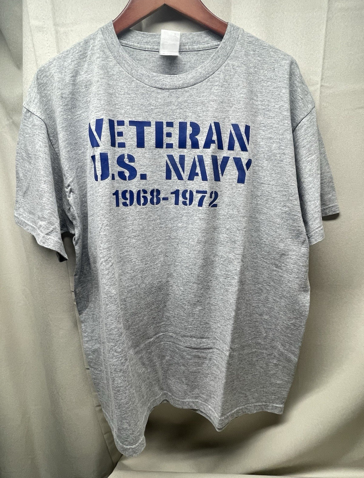 Fruit of the Loom Best Men's XL Gray Crew Neck Graphic T-Shirt U.S. Navy Vet gallery