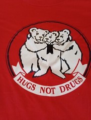 Vintage Bears Hugs Not Drugs White Tshirt Tee Mens XXL Red White 48-50 Jerzees