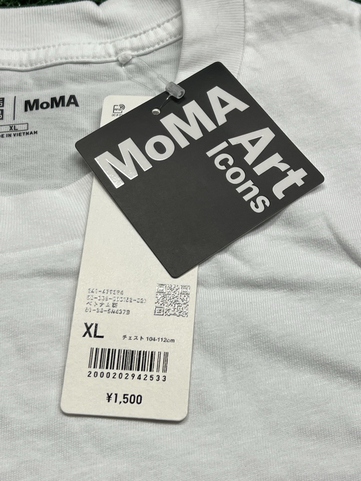 Unqilo UT MoMA US Size Large Claude Monet Agapanthus Graphic T Shirt Japan XL gallery