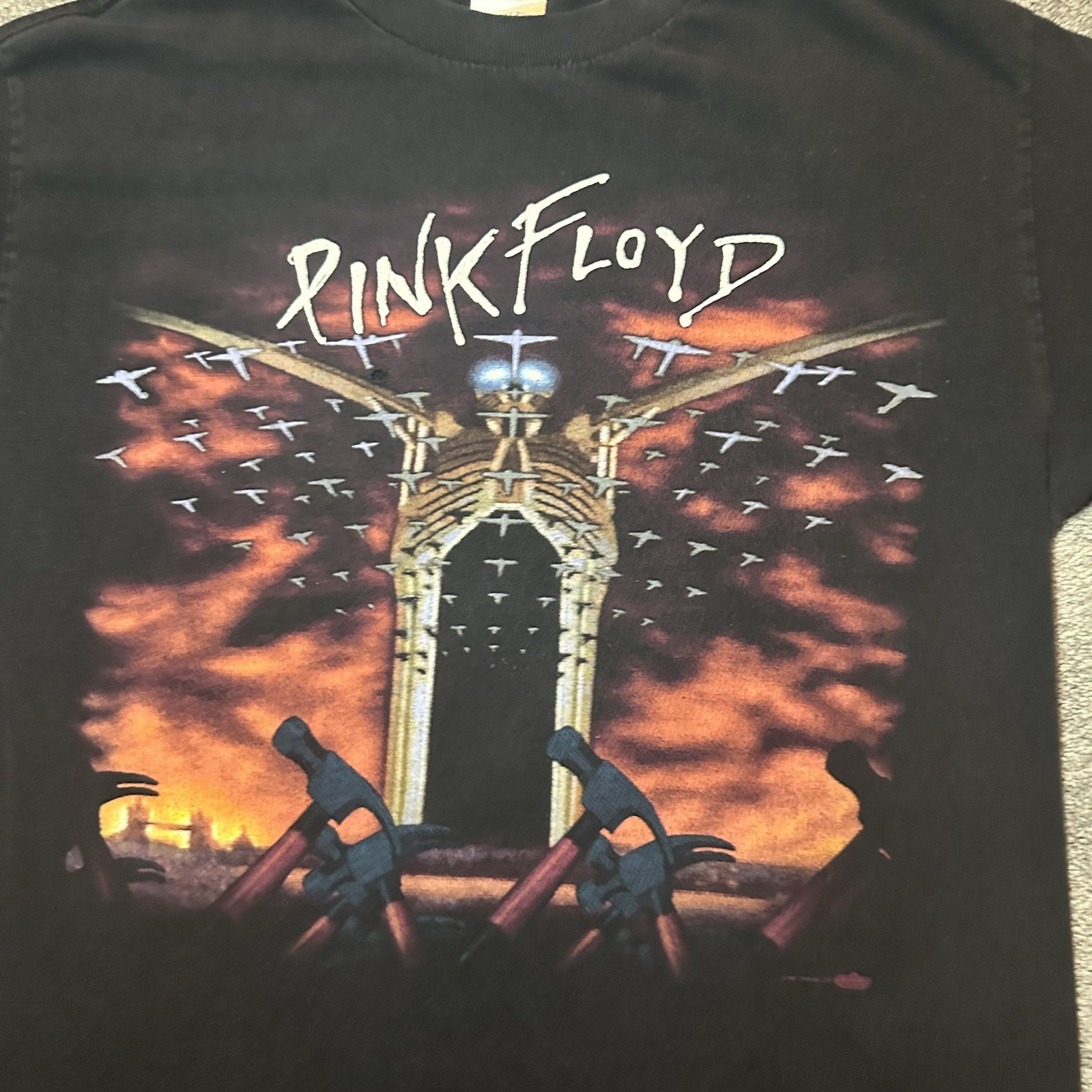 VTG Pink Floyd The Wall Graphic T Shirt XL Tennesse River Tag Y2K 1997 Reprint gallery