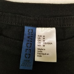 H&M Divided Men’s Medium Basic Black Long Sleeve Crewneck T-Shirt Curved Hem