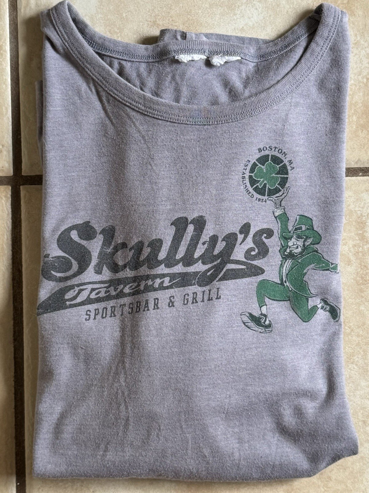SKULLY'S Tavern Bar & Grill Boston, MA T-Shirt Mens L Crewneck Pull-On RETRO/Y2K gallery