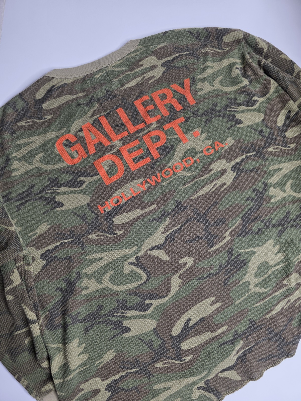 Gallery Dept. Camouflage Green Orange Thermal Long Sleeve Shirt Men’s Large gallery