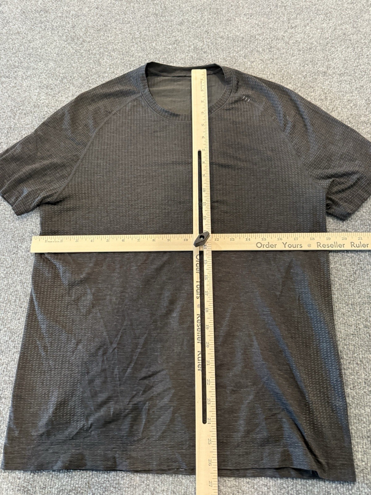Lululemon Metal Vent Tech Mens T-Shirt M Grey Athleisure Tee Performance gallery