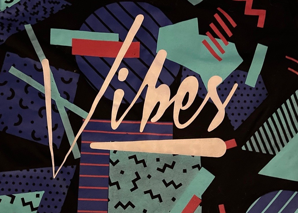 Launder Vibes Geometric Graphic M Long Sleeve Shirt Black Purple Pink gallery