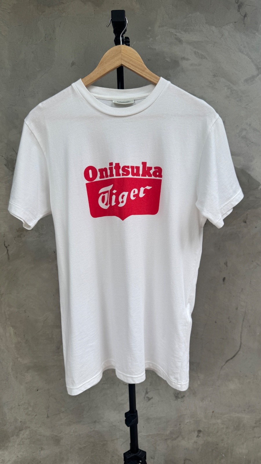 Onitsuka Tiger T-Shirt Mens M White Red Logo Graphic Cotton Tee Casual gallery