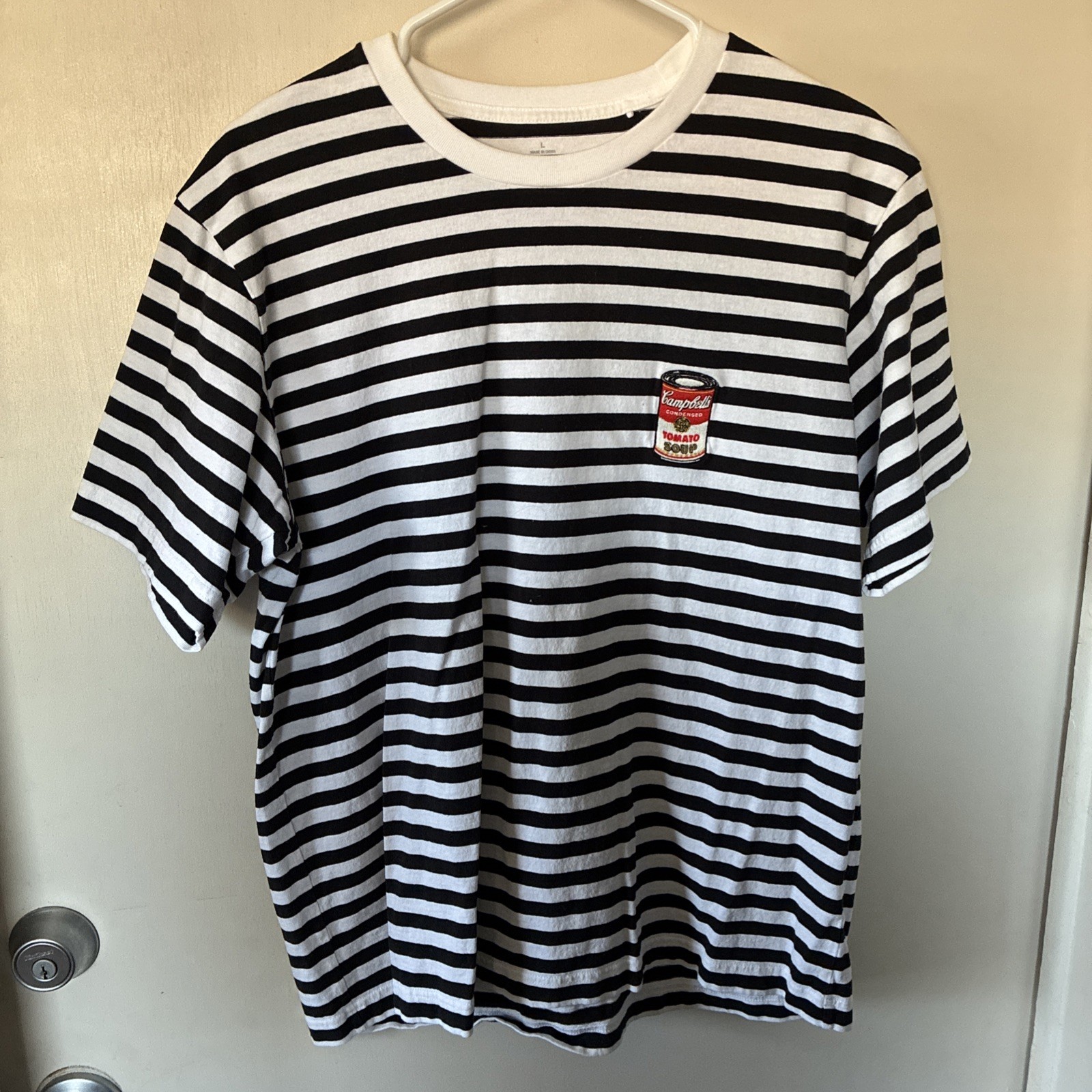 Sprz NY-Andy Warhol Strip Campbell’s Tomato Soup T-Shirt Men’s Sz Large Uniqlo gallery