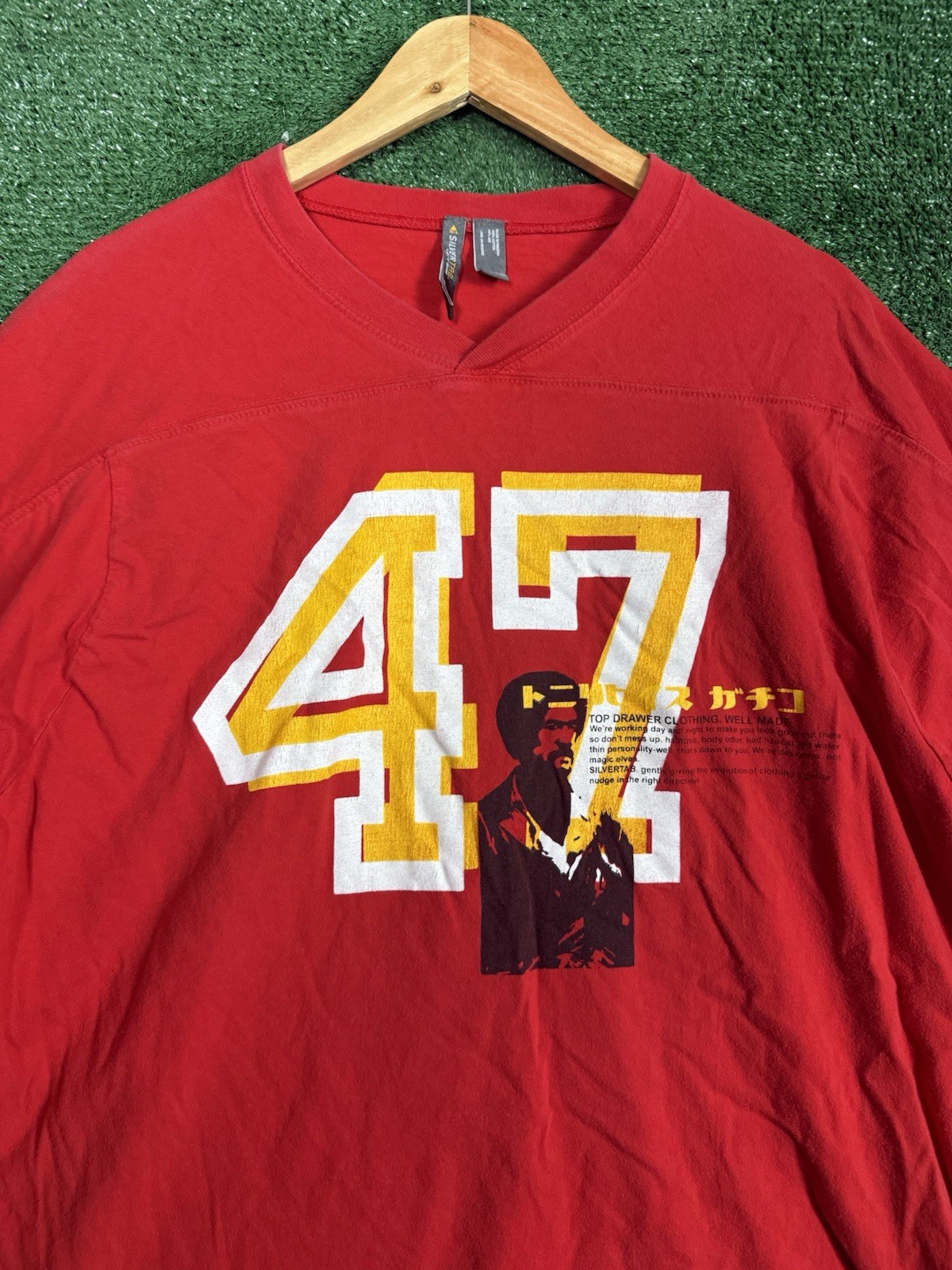 VTG Levis Silver tab 47 Top Drawer Clothing T Shirt Adult L Red Chinese Letter gallery