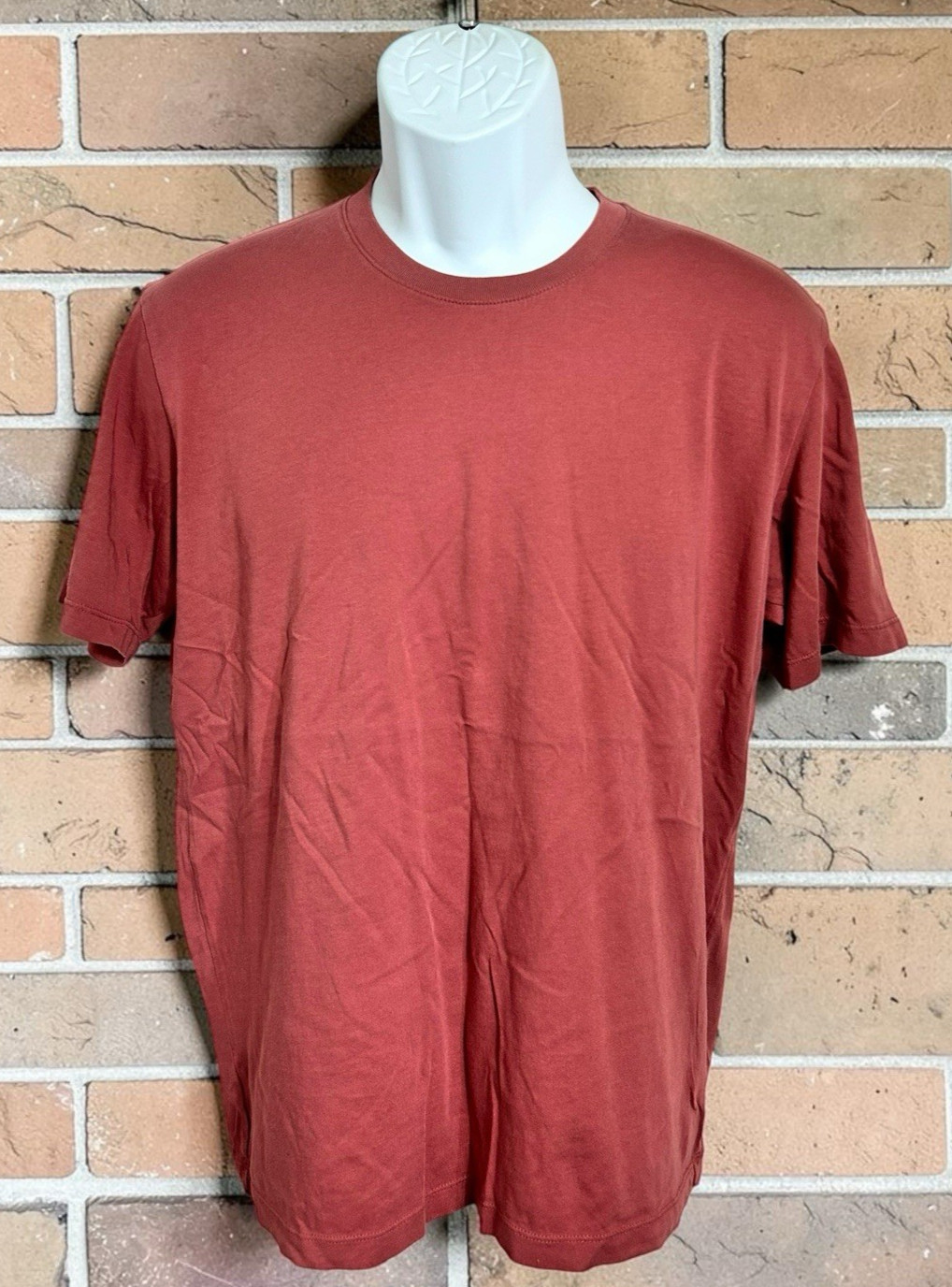 Uniqlo Crew Neck Short Sleeve T-Shirt Men's Size M Red 100% Supima Cotton gallery