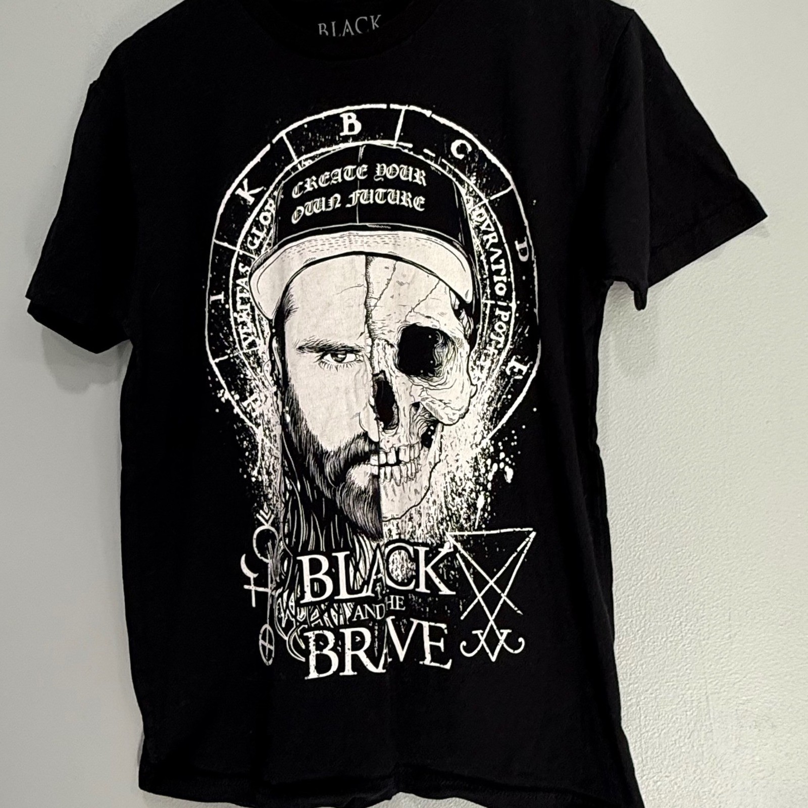 Black Craft Cult Black and The Brave Skull Graphic T-Shirt Medium Cotton gallery