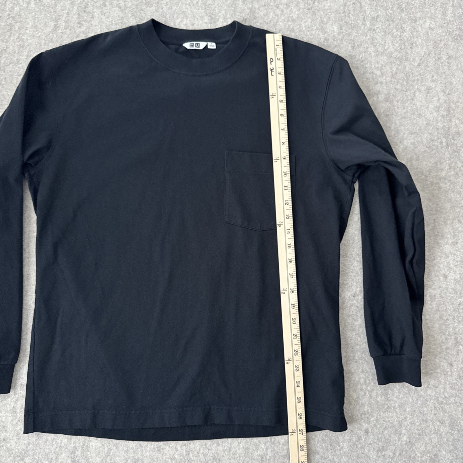 Uniqlo U Crew Neck Long Sleeve T Shirt Mens Medium Black/ Washed Black gallery