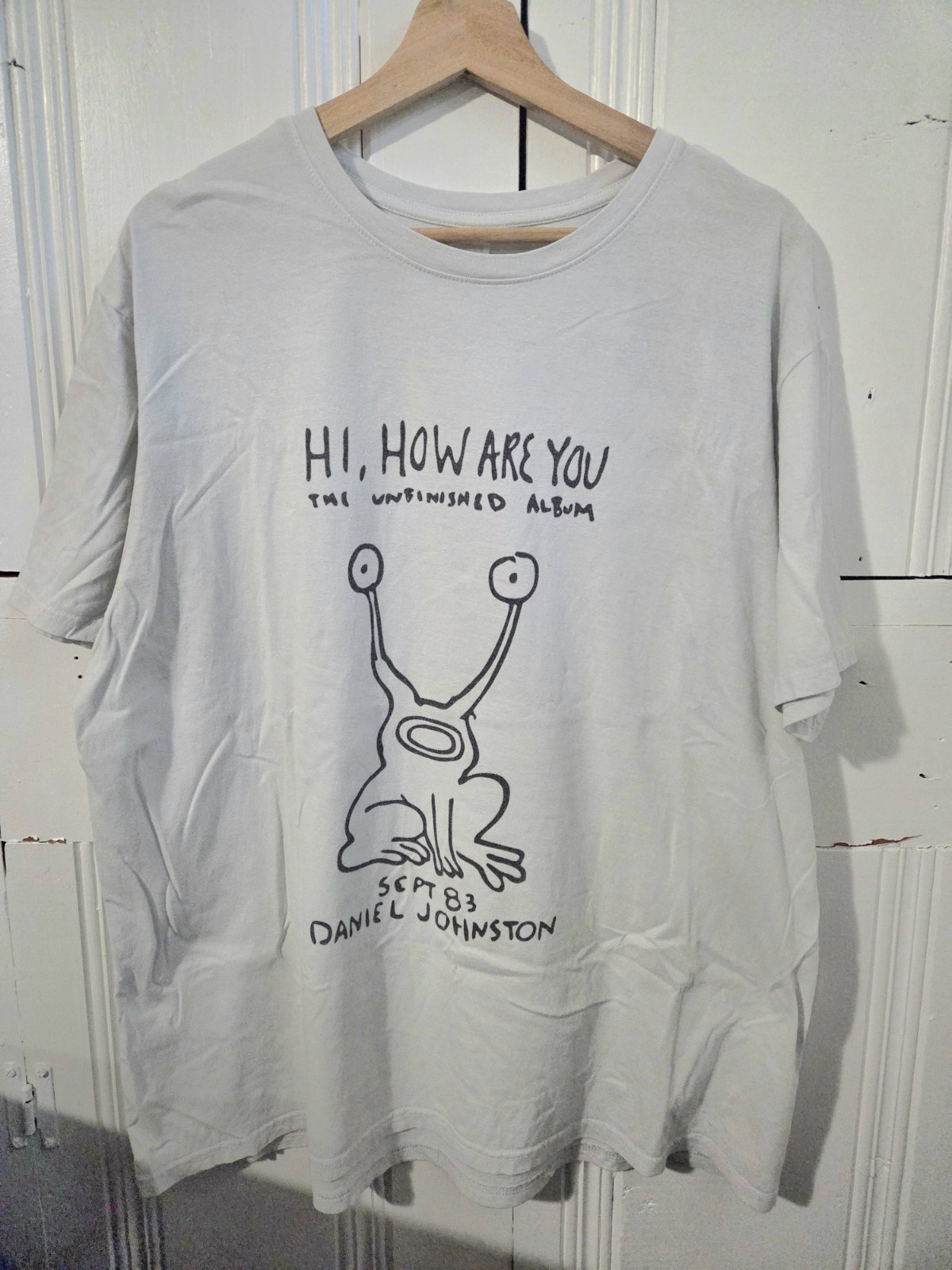 Vintage Daniel Johnston Hi How Are You T-shirt Size XL 2000s Y2K White gallery