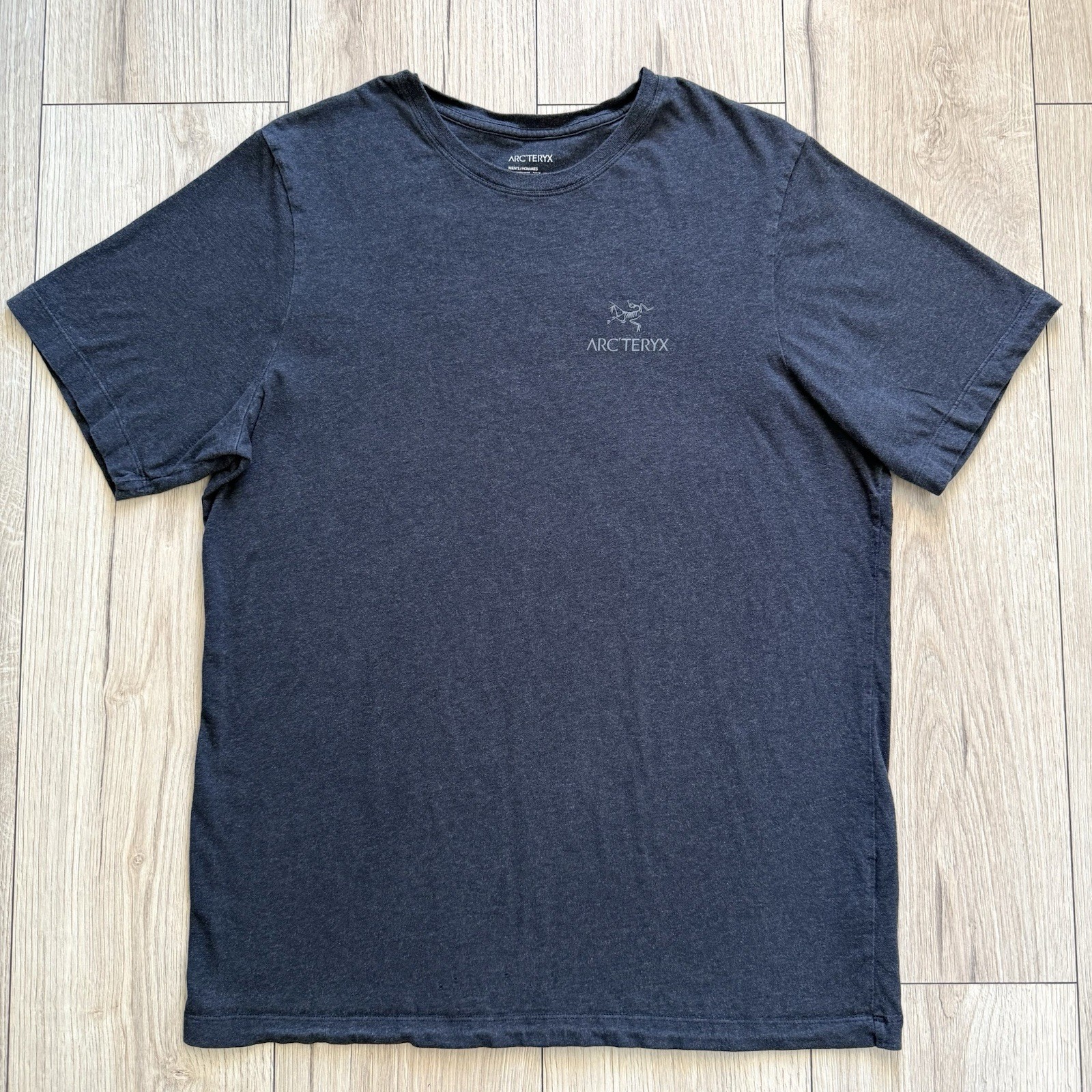 Arc’teryx Emblem Logo T Shirt Men’s Size Large Short Sleeve Outdoors Hiking