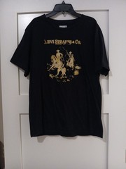 Levi’s Size Large Black 100% Cotton Short Sleeved Graphic T-Shirt