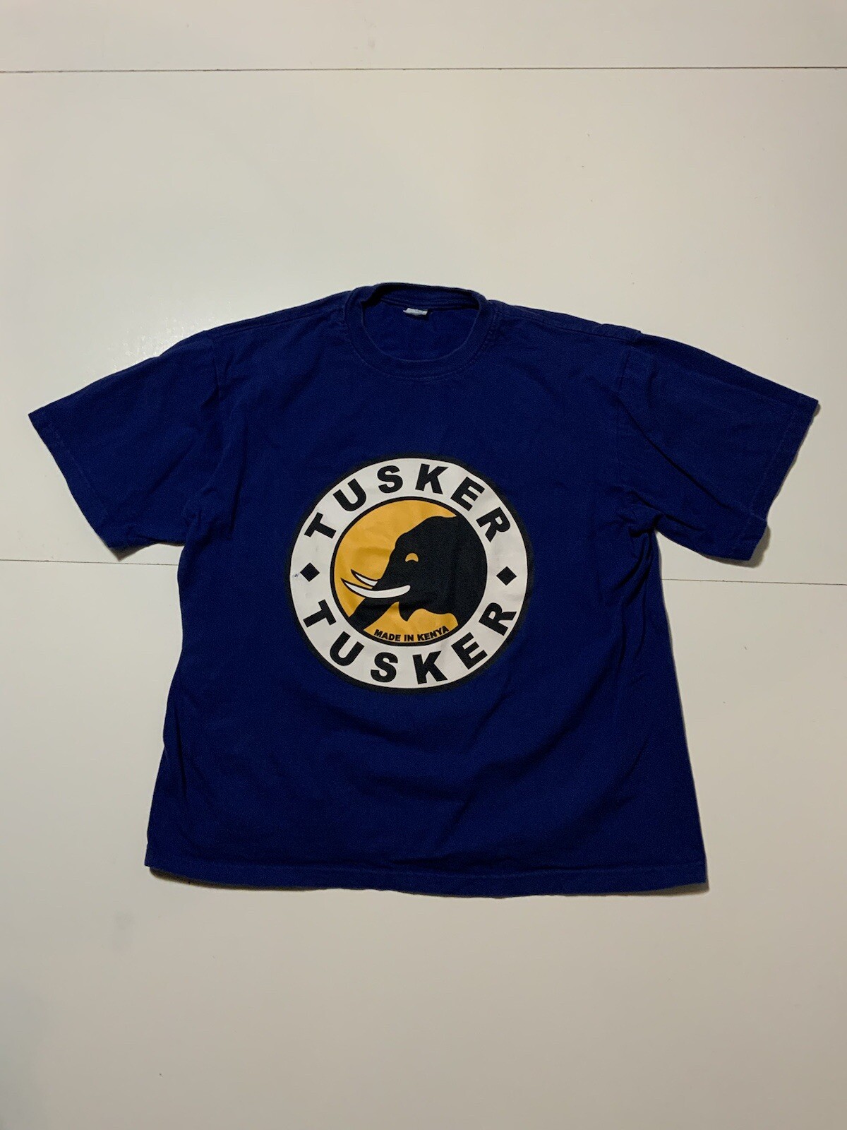 Vintage Tusker Beer Made In Kenya Baada Ya Kazi Africa Graphic Boxy T-Shirt Sz.L