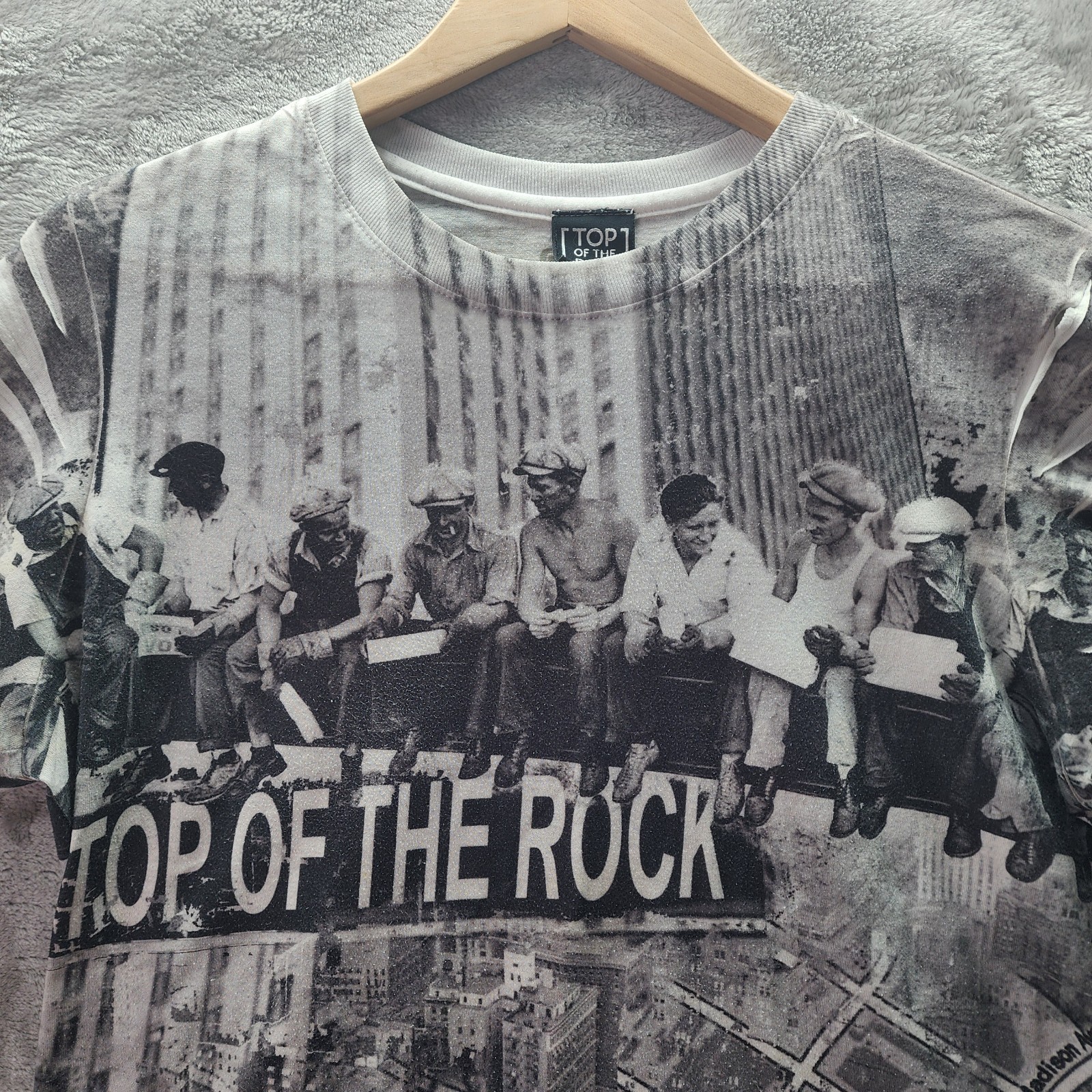 Rockefeller Center NYC Shirt Men’s L Top of the Rock Lunch Atop Skyscraper Graph gallery