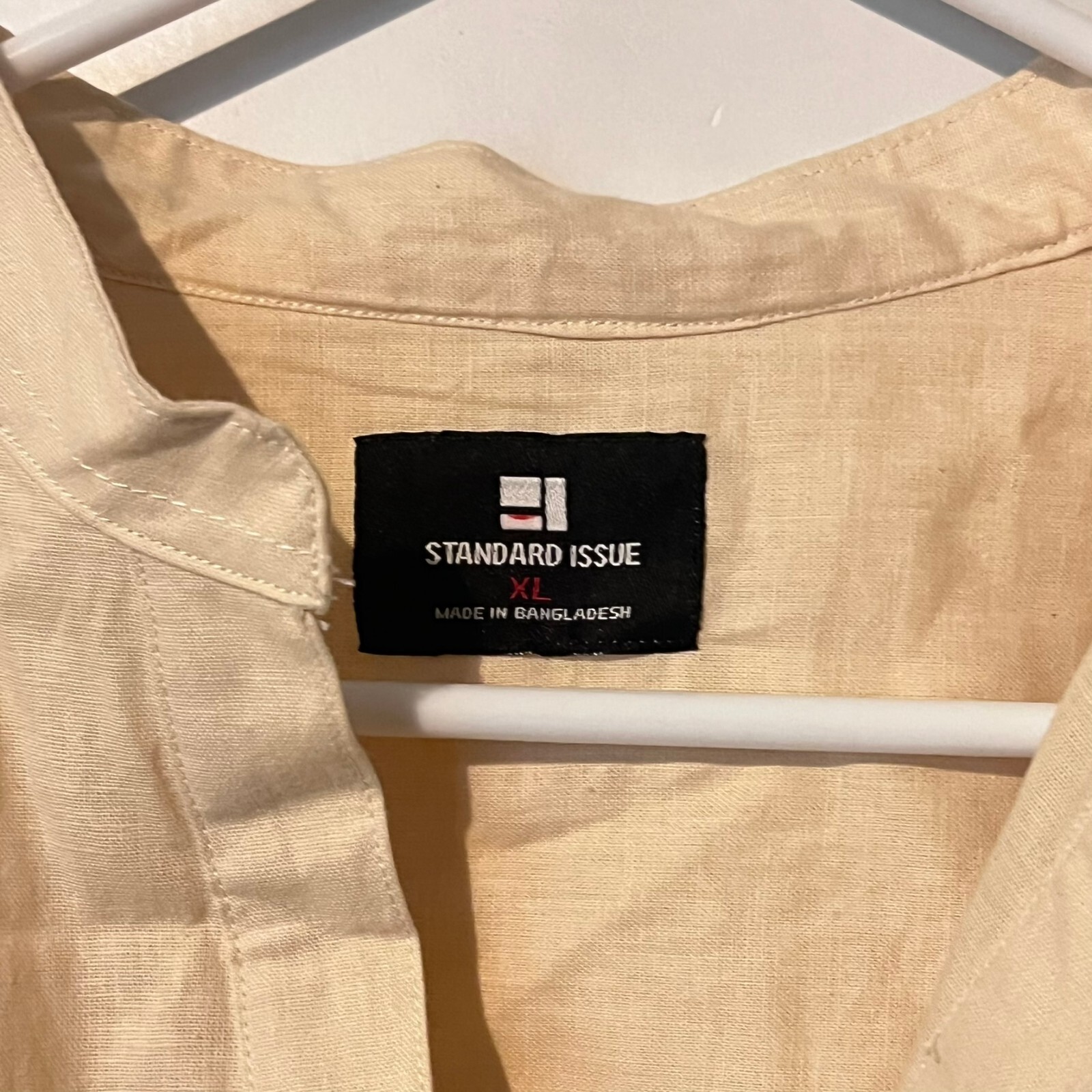 Standard Issue Mens Shirt Size XL Beige Scrub Lab Band Collar Linen Pockets gallery