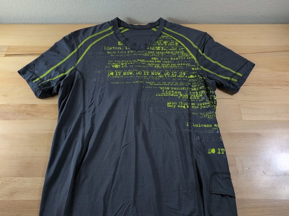 Lululemon Metal Vent Tech Shirt Men’s Medium Gray Athletic Workout Tee