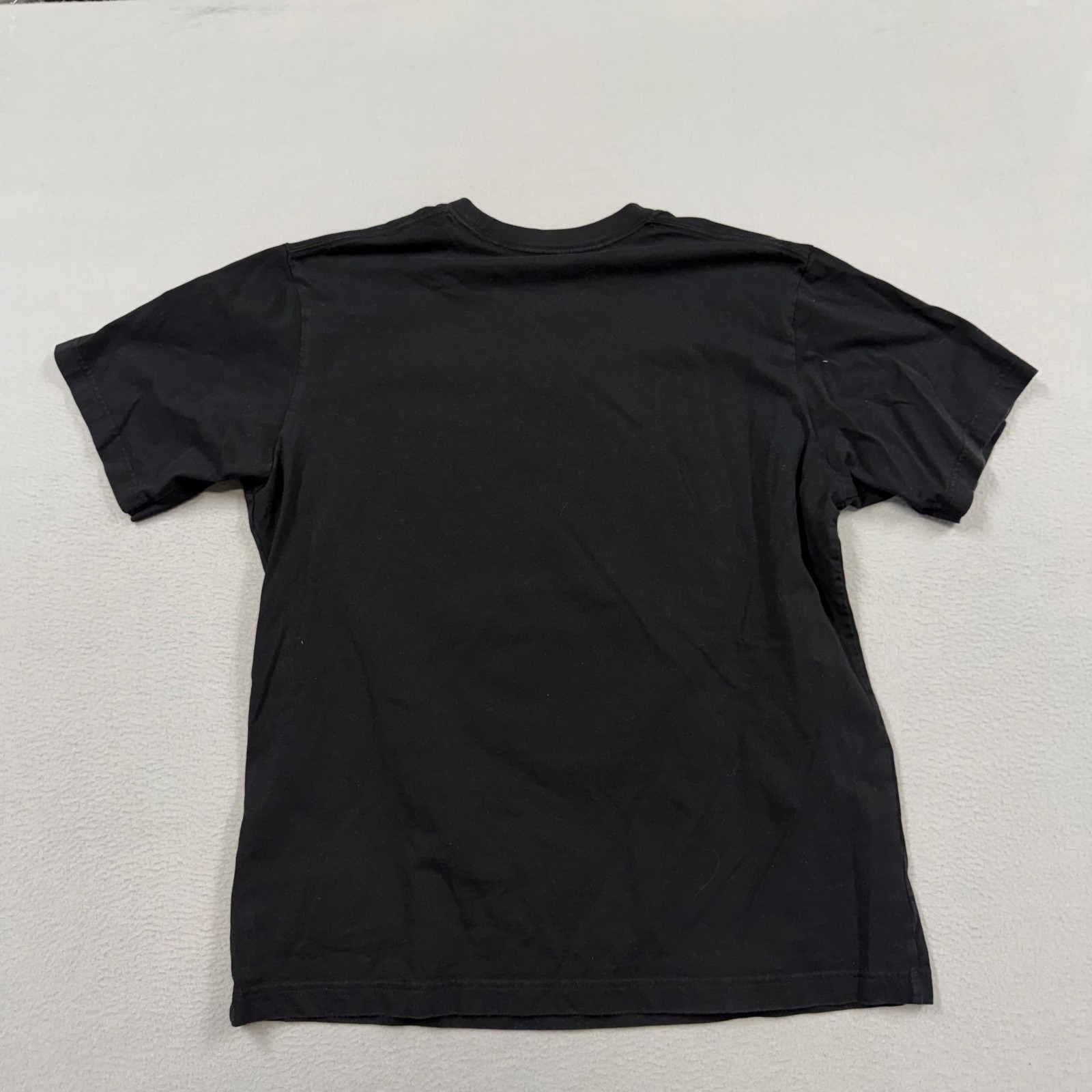 Uniqlo Shirt Mens Large Black One Piece Luffy Law Anime Graphic T-Shirt Tee gallery