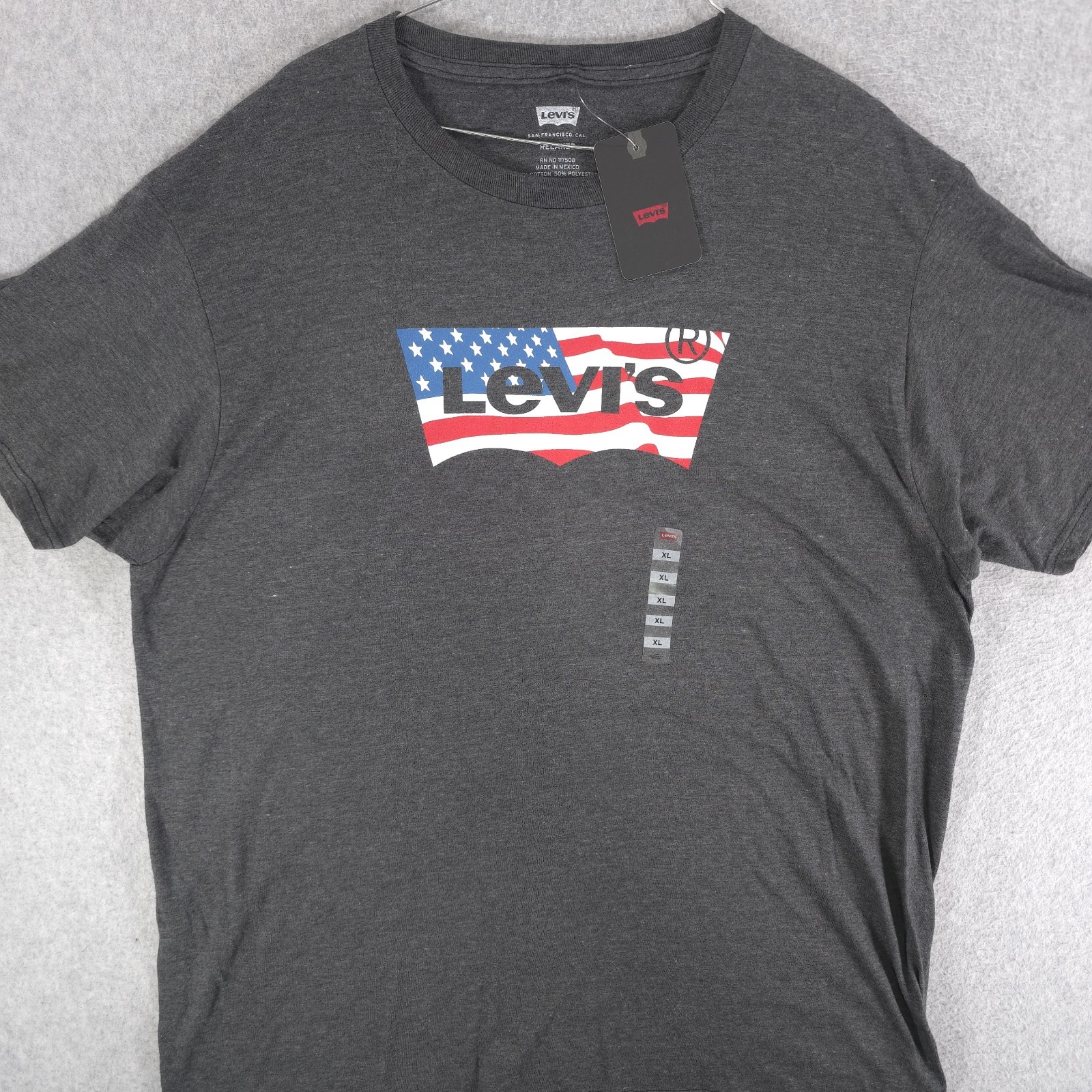 Levis Relaxed Gray Cotton Blend Crew USA Patriotic Flag Logo T-Shirt Mens XL gallery