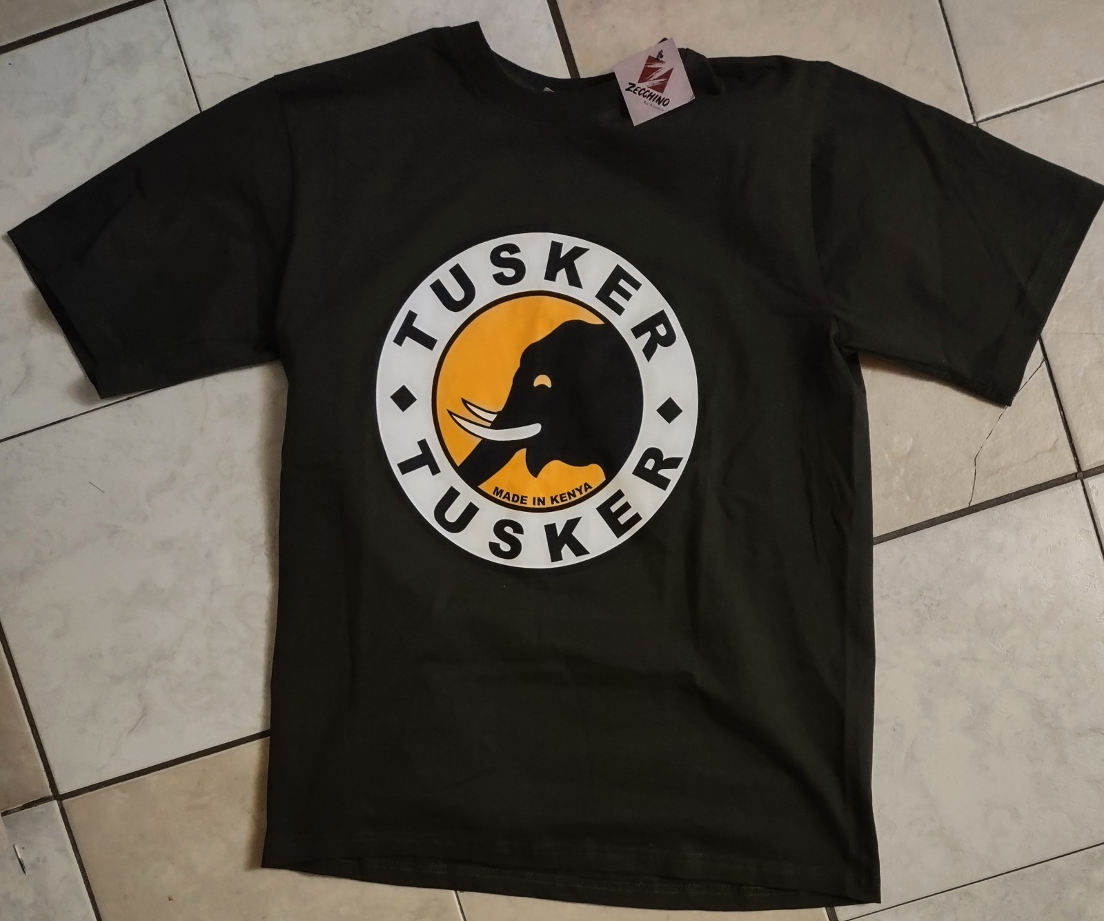 TUSKER BEER size L olive green T-Shirt NEW Kenyan Breweries Made In Kenya Africa gallery