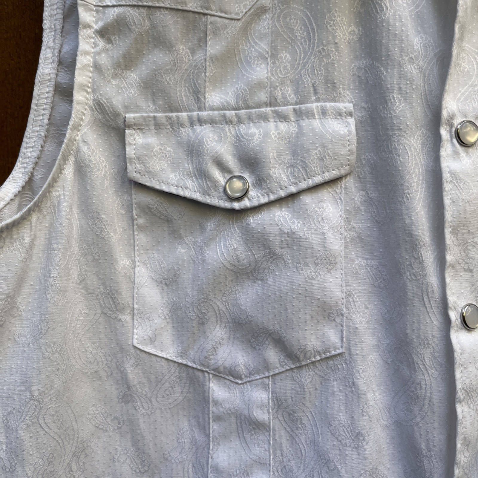 Patroncito Shirt Small White Sleeveless Textured Brocade Fabric Snap Button Dow gallery