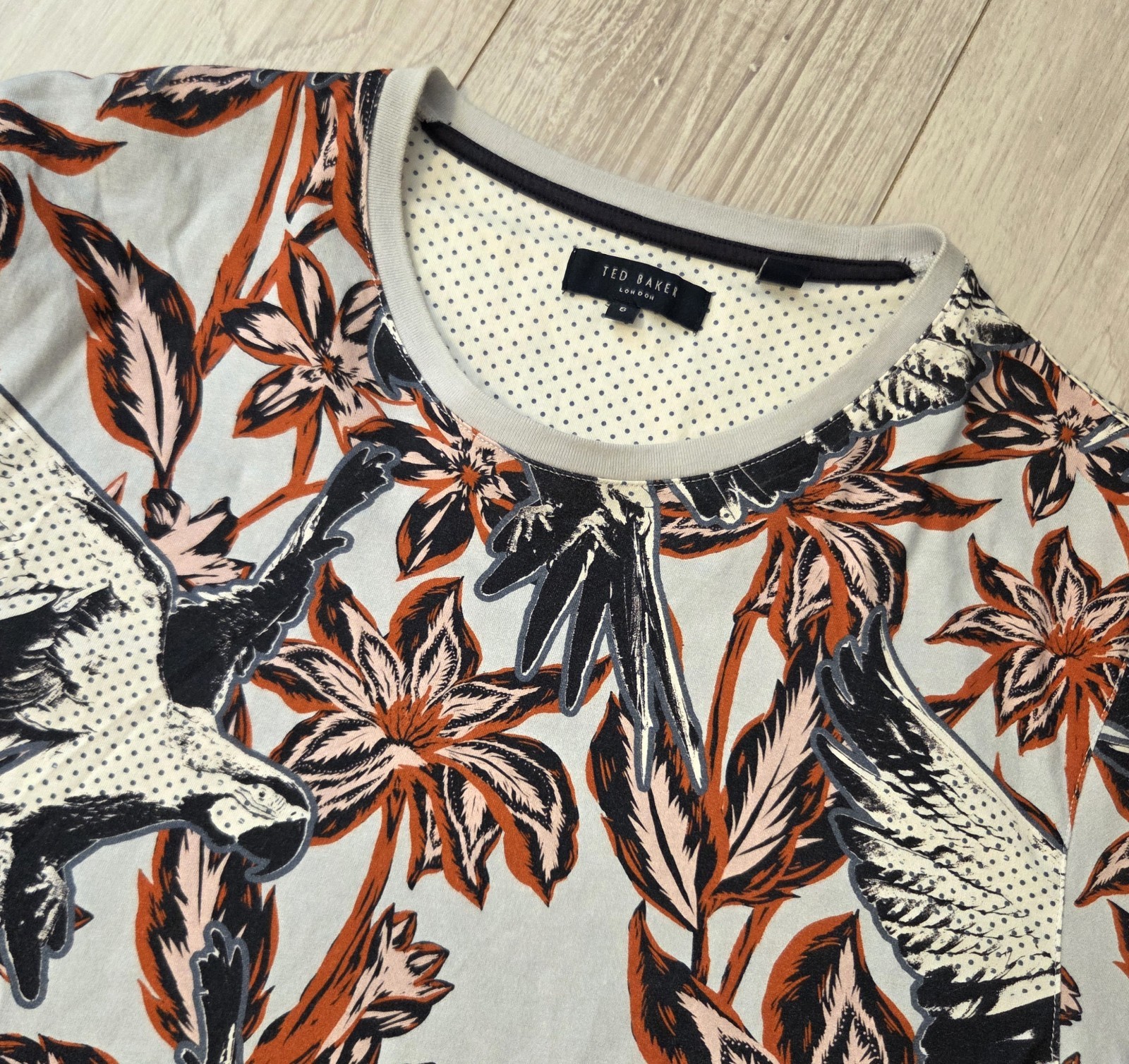 Ted Baker Parrot Floral Print Crewneck T Shirt Short Sleeve Men Size 6 Hawaiian gallery